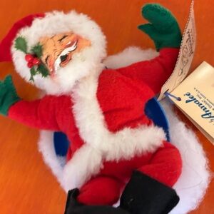 Annalee 7”. Like new- vintage Santa on a cloud. NWT
